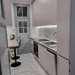 Slavyanska 11