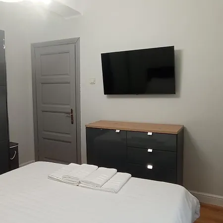 Slavyanska 11 Apartman *