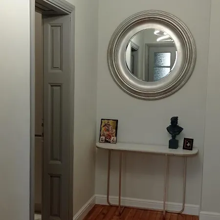 Apartment Slavyanska 11 *